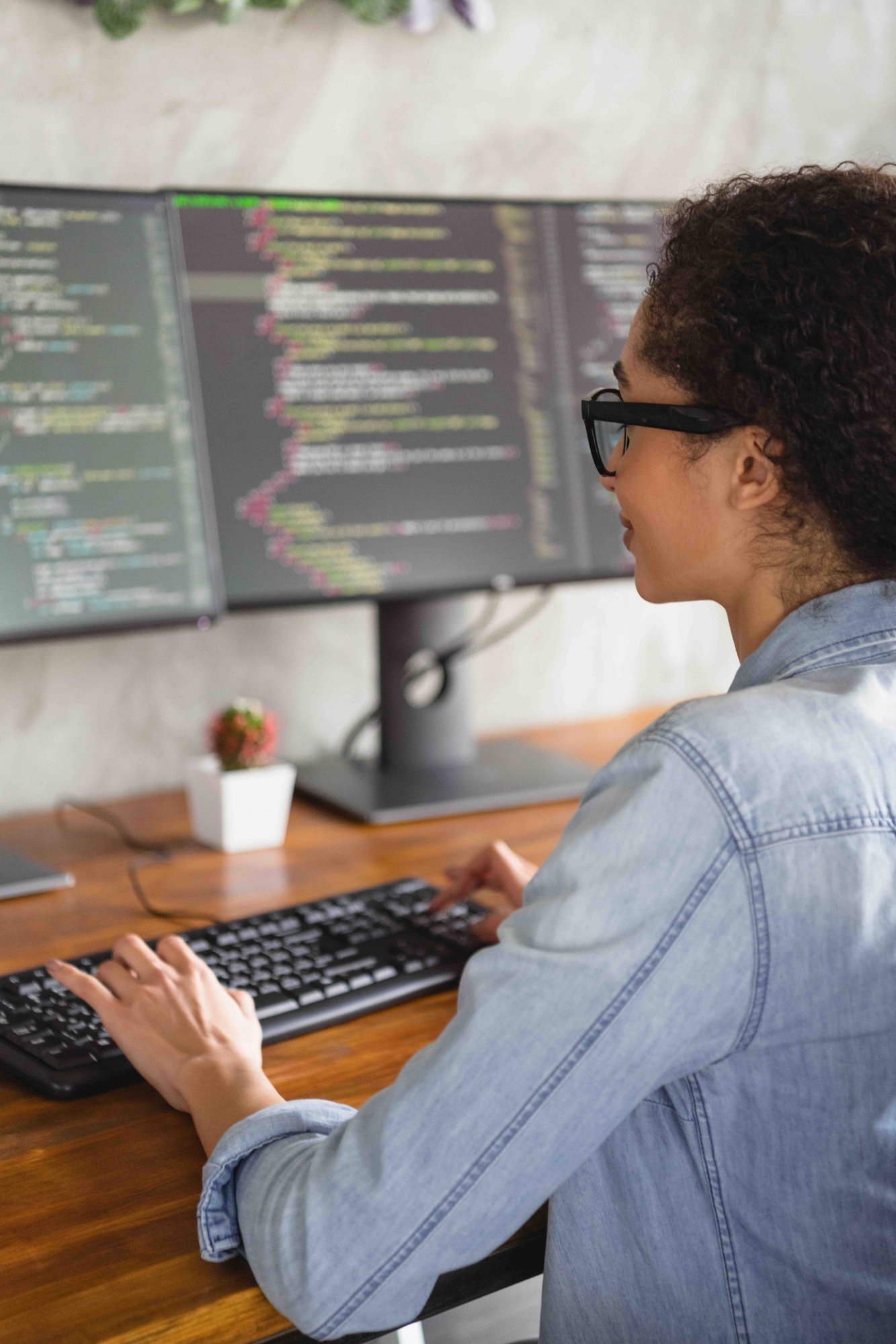 female computer programmer